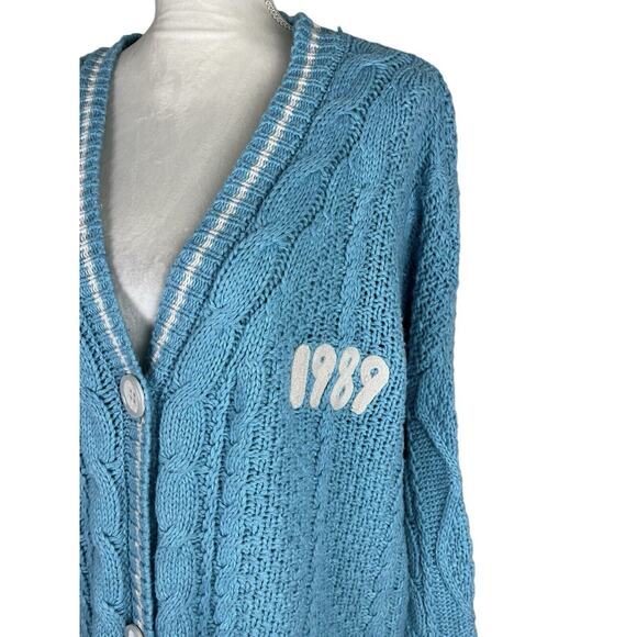 Taylor Swift 1989 Blue Cardigan Authentic Blue White Seagull Size XL / 2XL - Picture 5 of 9